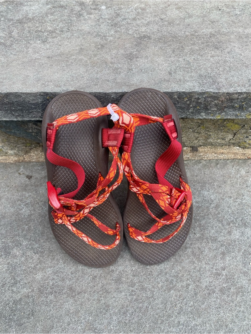 Chaco Women's Orange Red Patterned Strap Sandals 7 - Picture 3 of 13